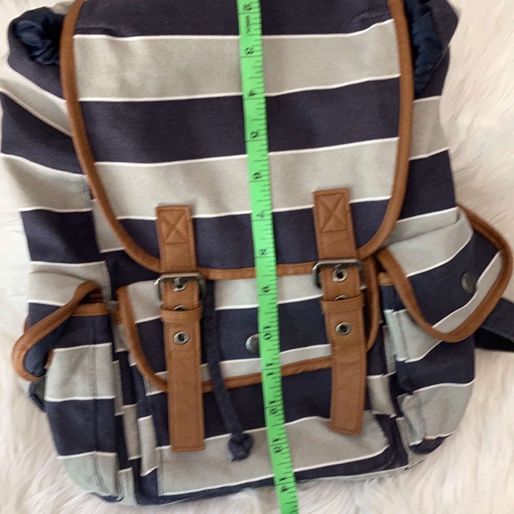 Candie’s Backpack - Picture 5 of 7
